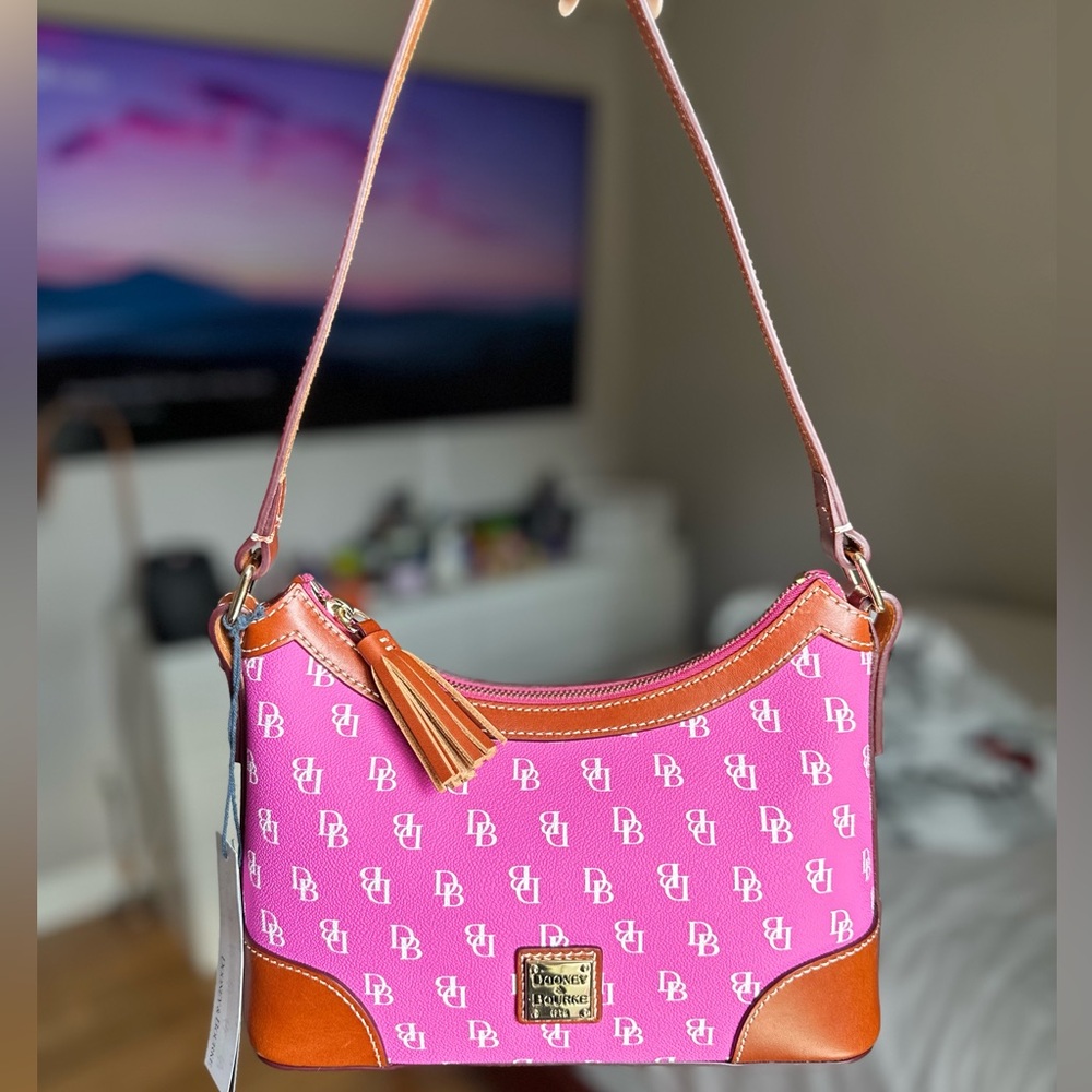 BNWT Dooney and Bourke Fuchsia Shoulder Bag